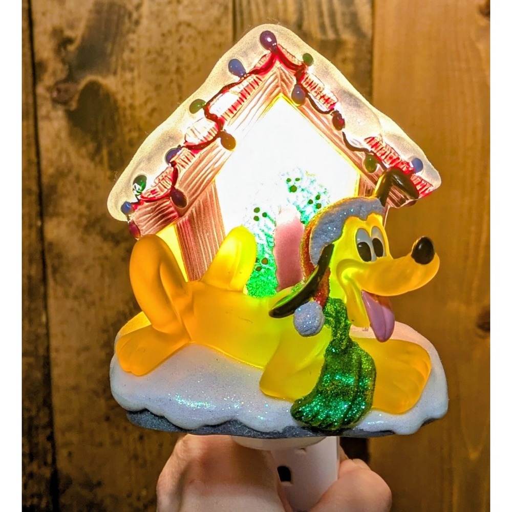 Disney Pluto Dog House Holiday Night Light Christmas Plug-In 2011 Decor Mickey